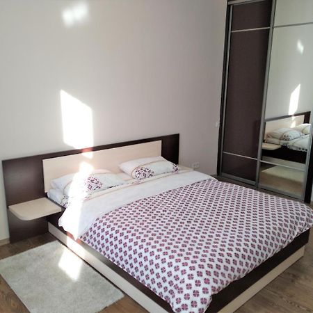 2 Bedrooms Apartment 150M From Opera House Lviv Luaran gambar